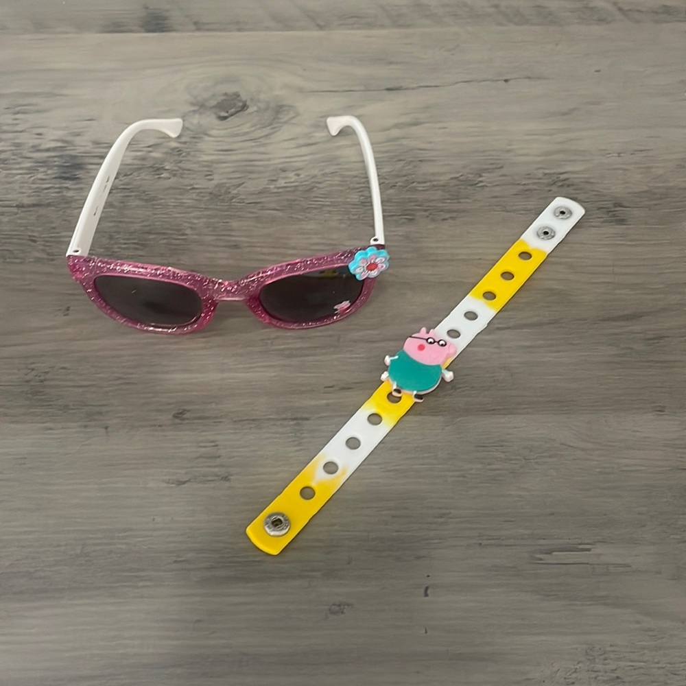 Peppa Pig Sunglasses & Bracelet